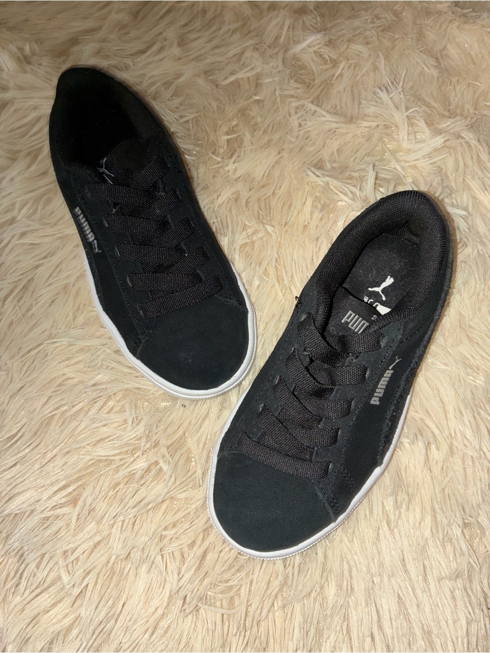 Kid’s PUMA Vicky Shoes.  Size 10.  NWOT.